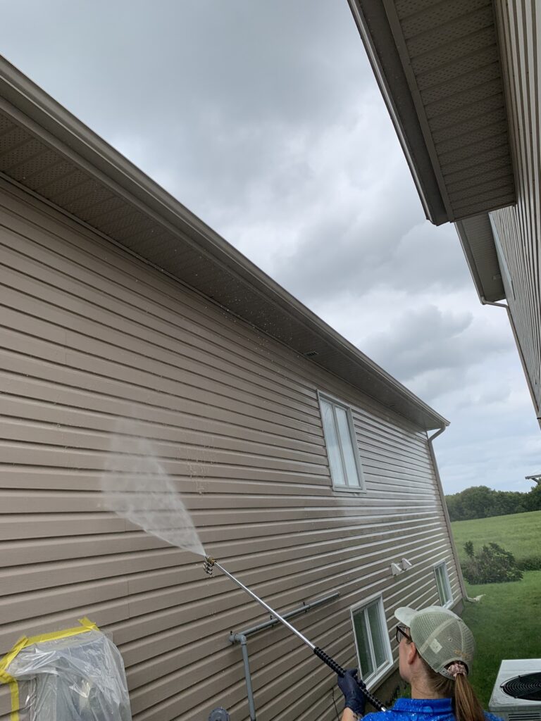 Vinyl Siding Cleaning 3